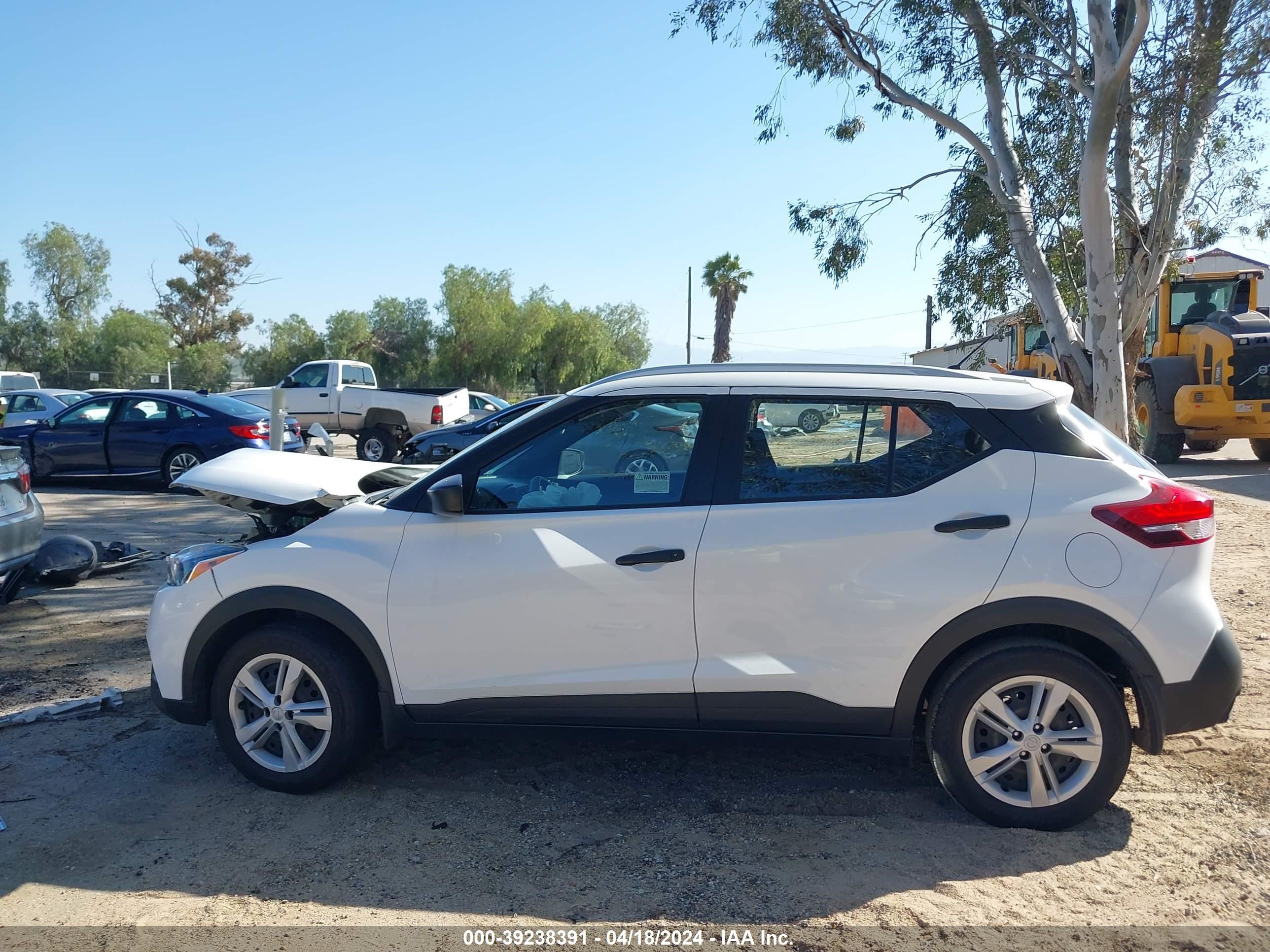 Photo 12 VIN: 3N1CP5CU2KL498117 - NISSAN KICKS 