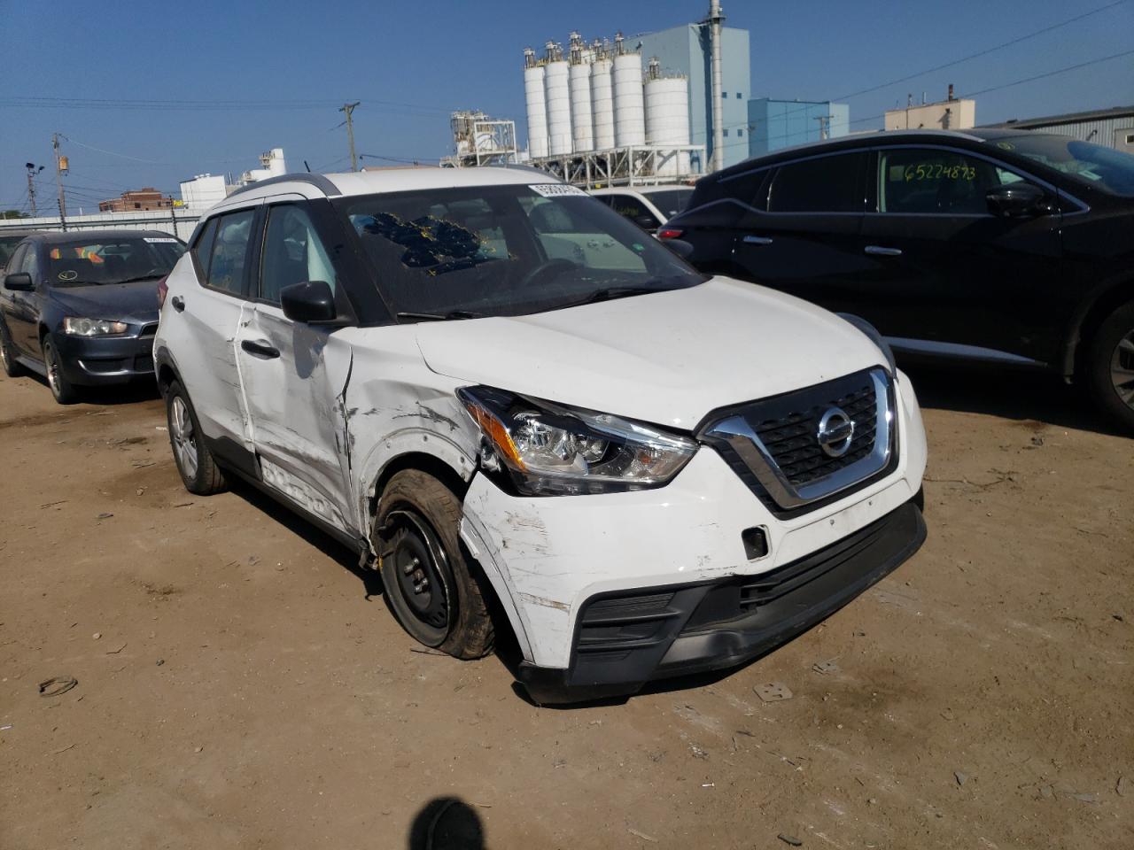 Photo 3 VIN: 3N1CP5CU3JL517997 - NISSAN KICKS 