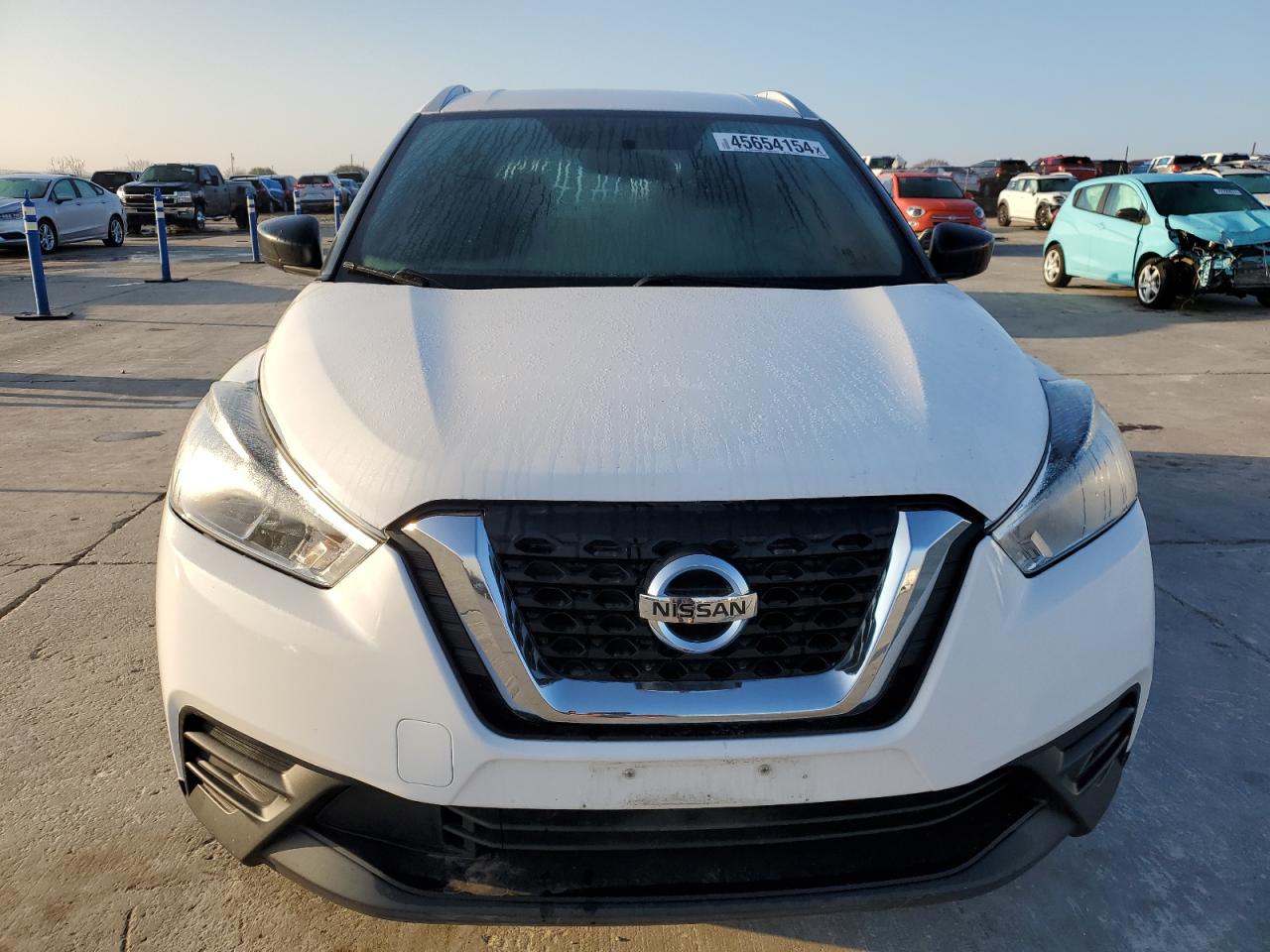 Photo 4 VIN: 3N1CP5CU3JL522455 - NISSAN KICKS 