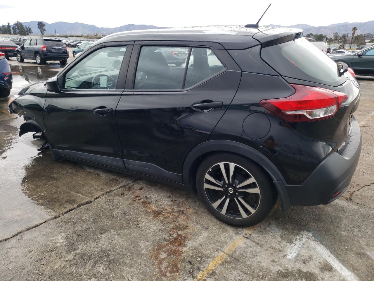 Photo 1 VIN: 3N1CP5CU3JL523931 - NISSAN KICKS 