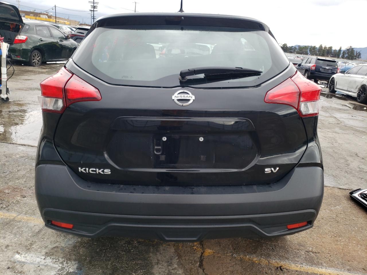 Photo 5 VIN: 3N1CP5CU3JL523931 - NISSAN KICKS 