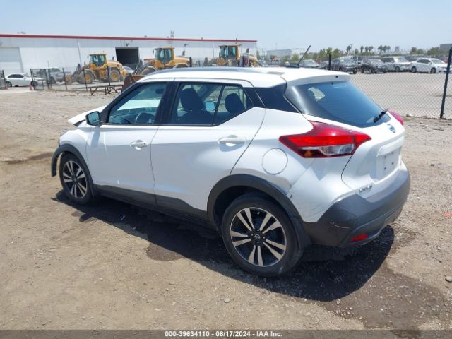 Photo 2 VIN: 3N1CP5CU3JL544598 - NISSAN KICKS 