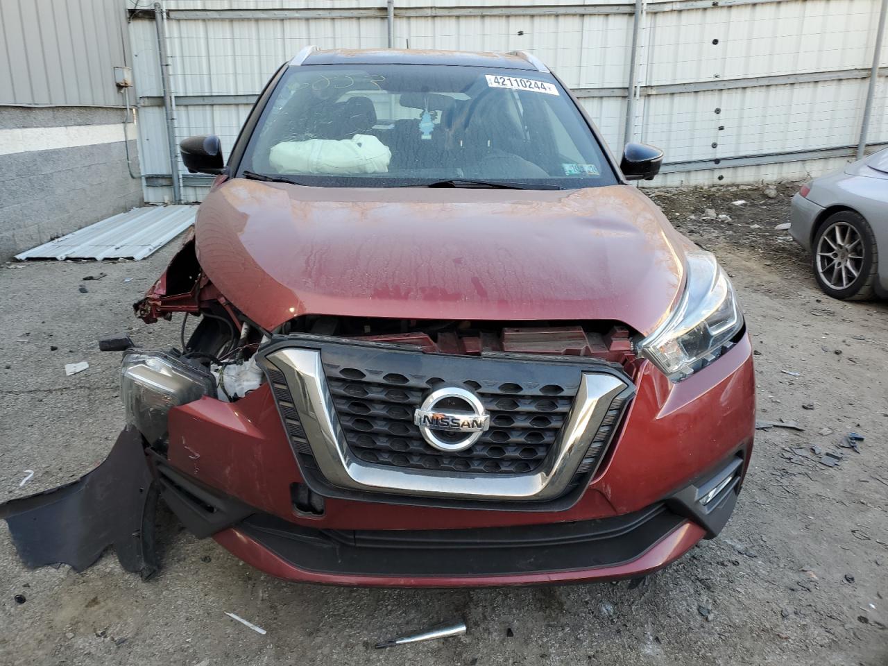 Photo 4 VIN: 3N1CP5CU3JL546853 - NISSAN KICKS 