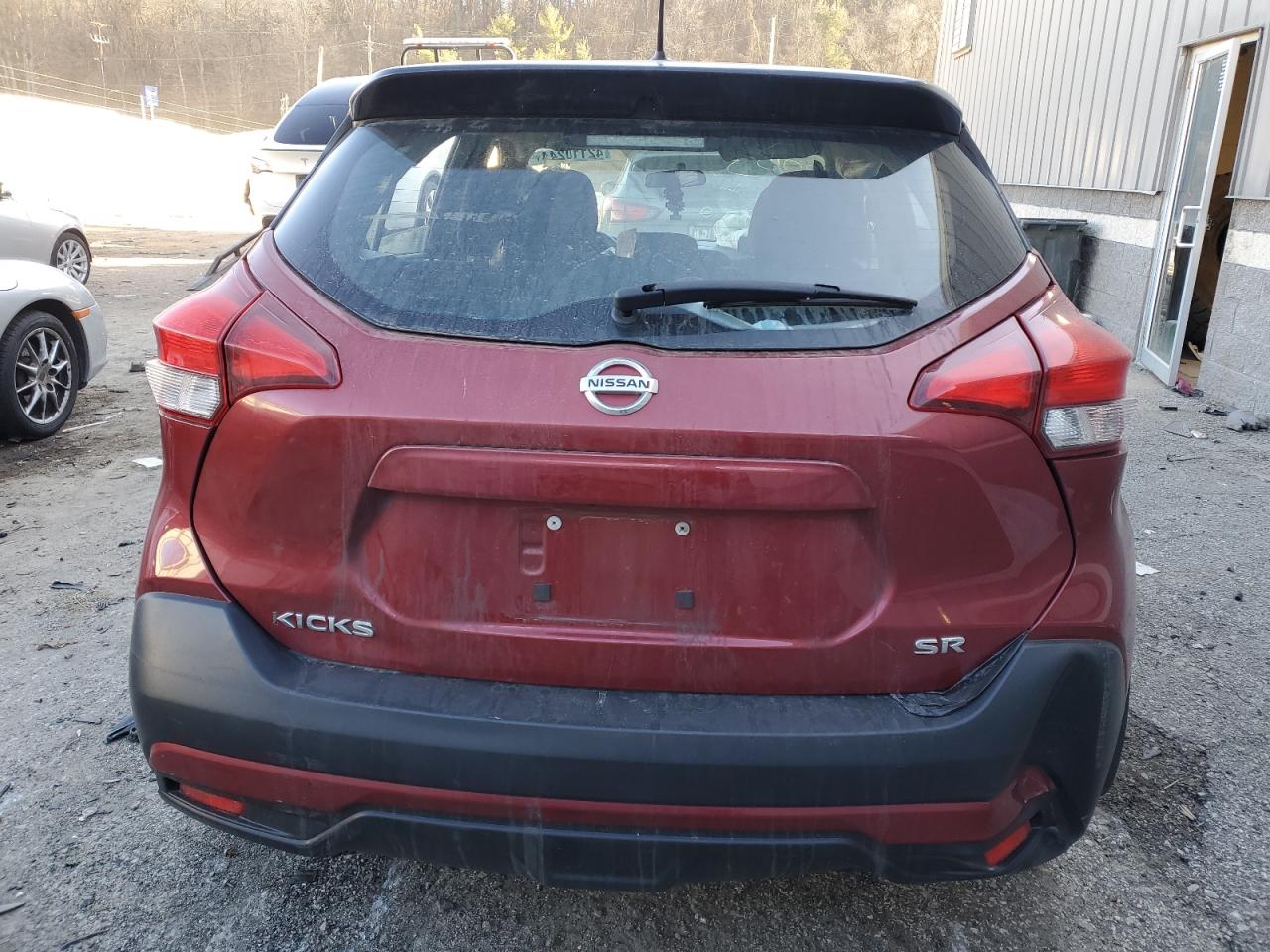 Photo 5 VIN: 3N1CP5CU3JL546853 - NISSAN KICKS 