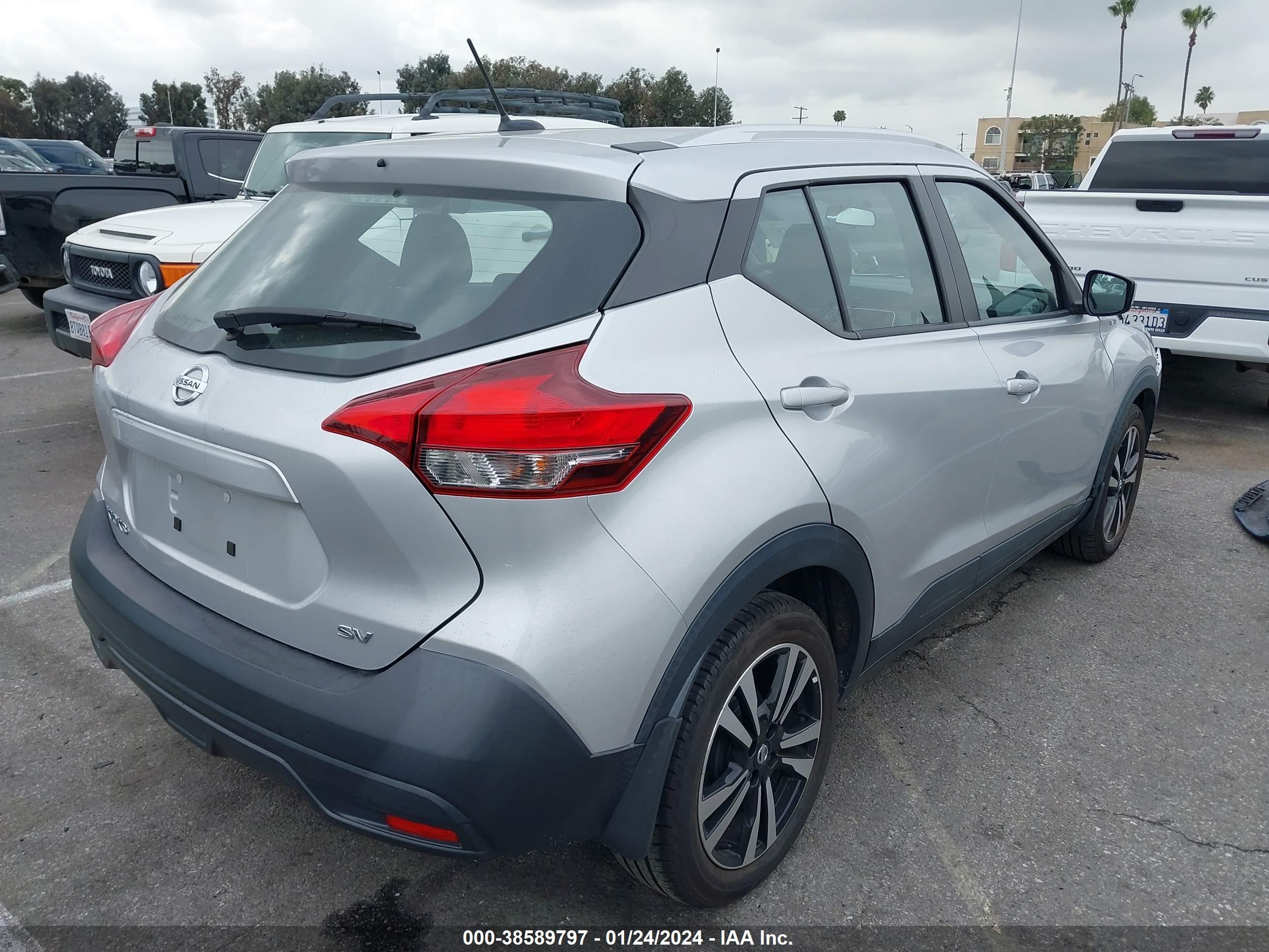 Photo 3 VIN: 3N1CP5CU3KL509769 - NISSAN KICKS 