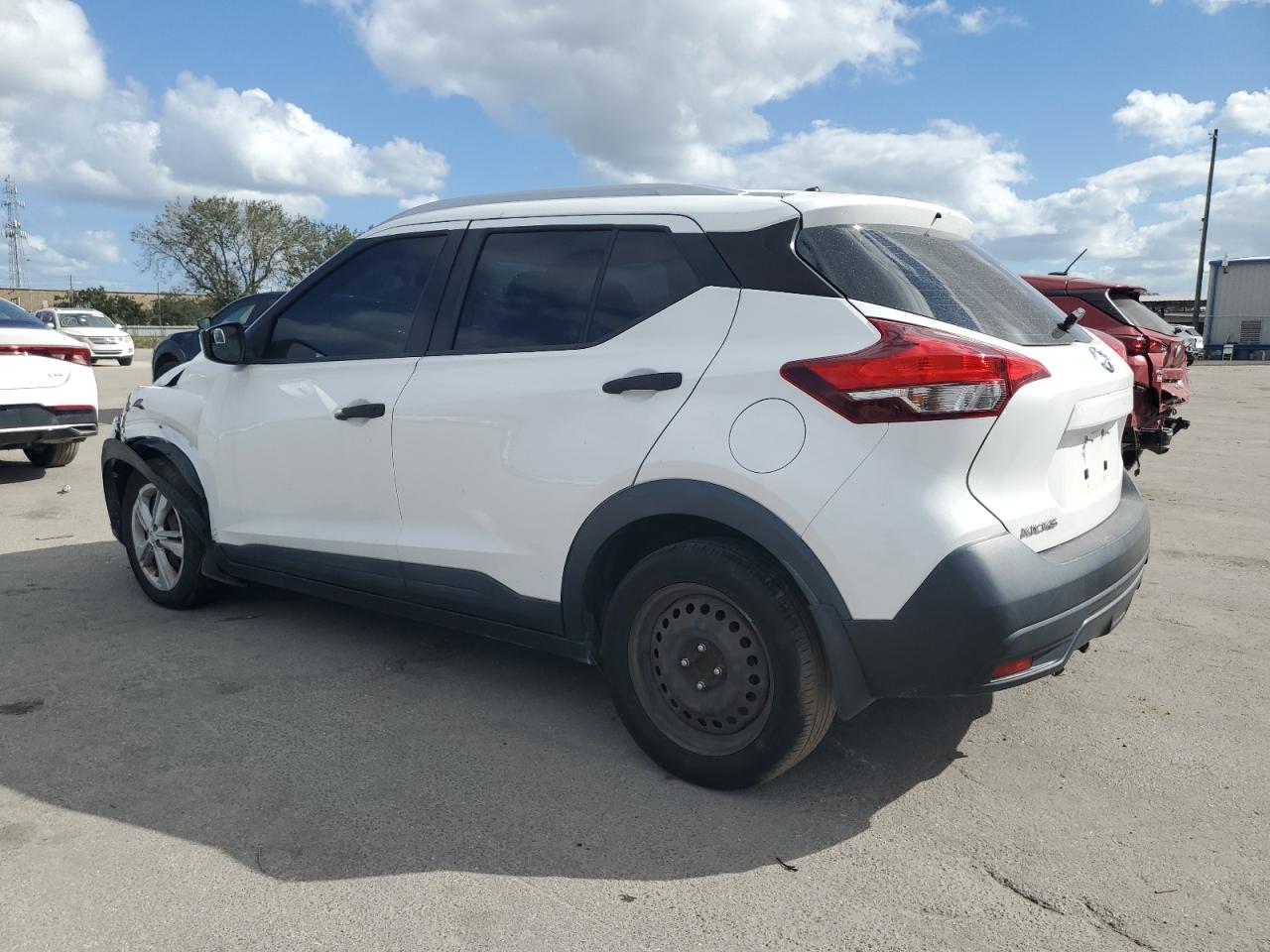 Photo 1 VIN: 3N1CP5CU4JL535070 - NISSAN KICKS 