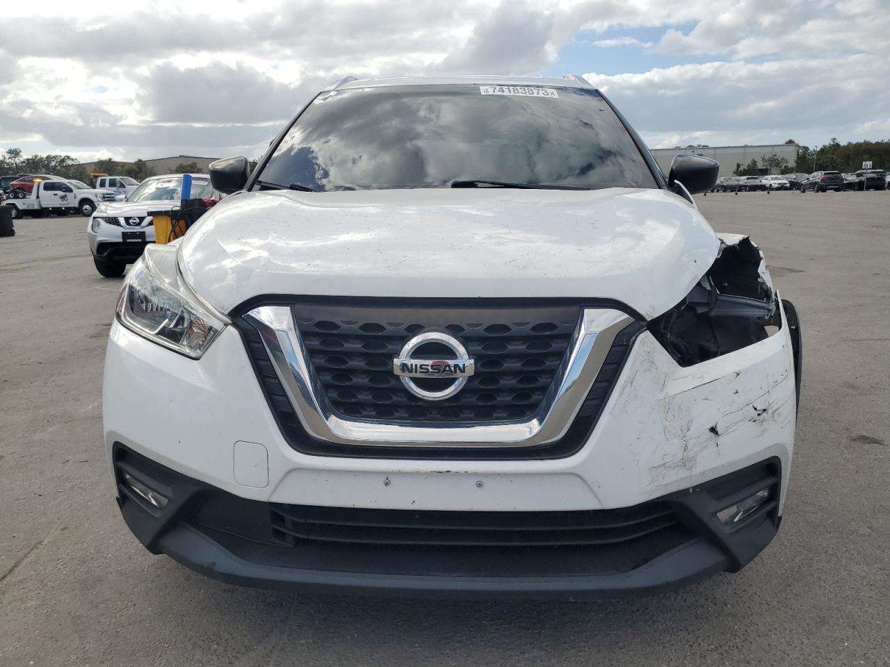 Photo 4 VIN: 3N1CP5CU4JL535070 - NISSAN KICKS 