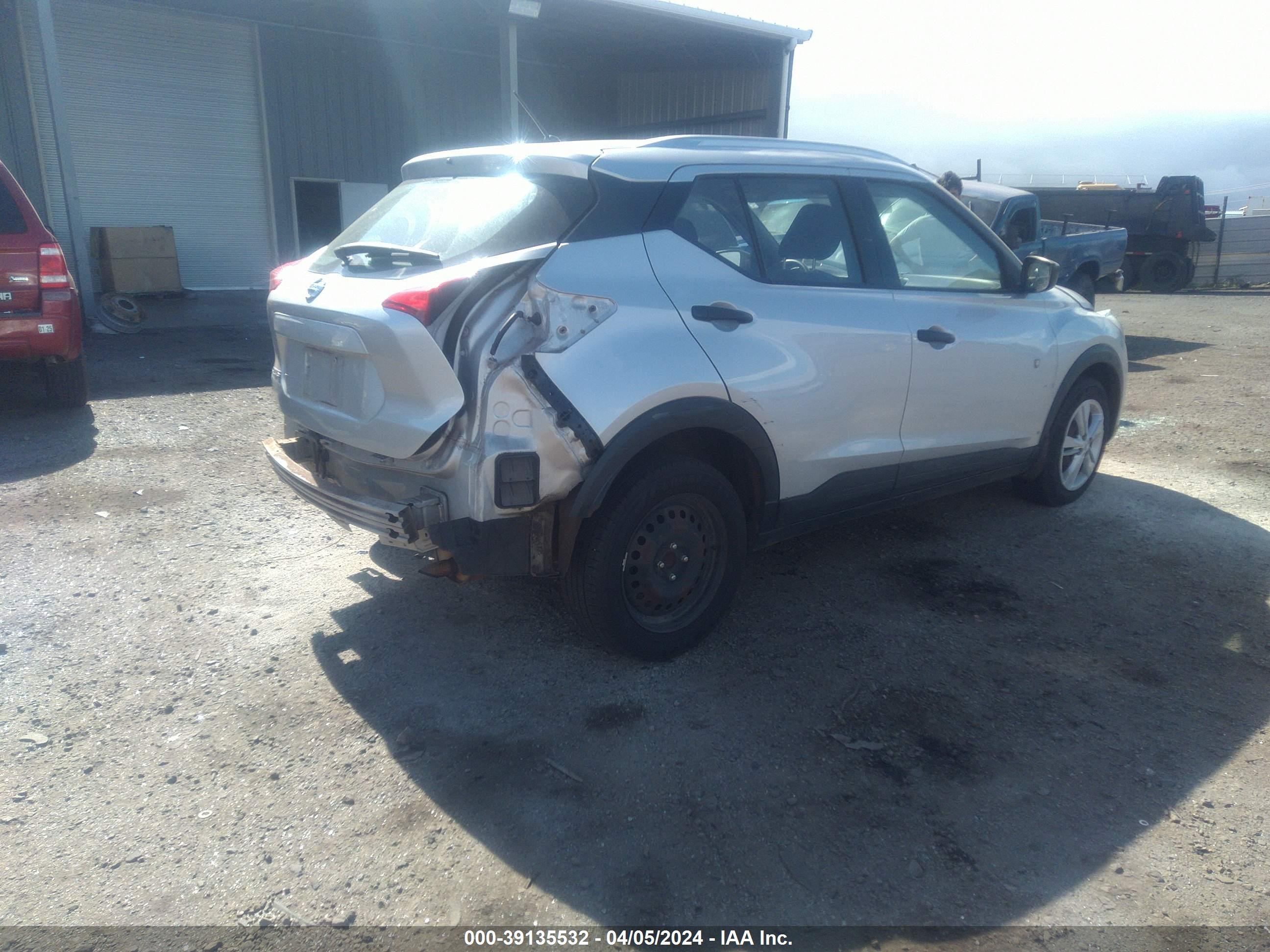 Photo 3 VIN: 3N1CP5CU4JL536039 - NISSAN KICKS 