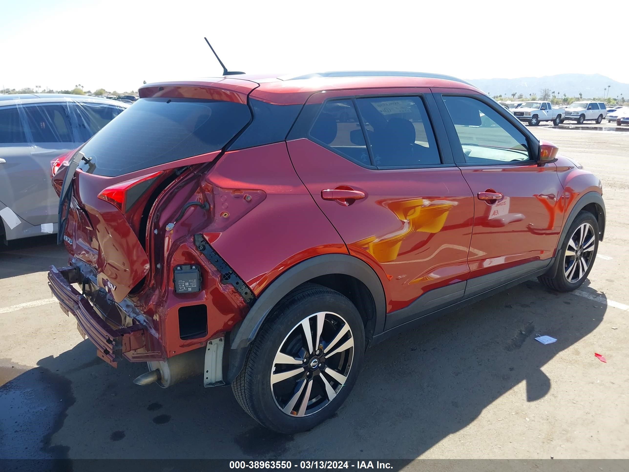 Photo 3 VIN: 3N1CP5CU4JL544903 - NISSAN KICKS 