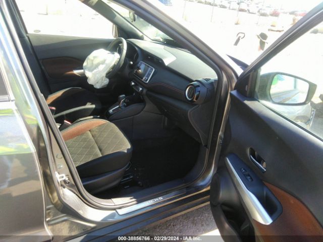 Photo 4 VIN: 3N1CP5CU4JL544948 - NISSAN KICKS 