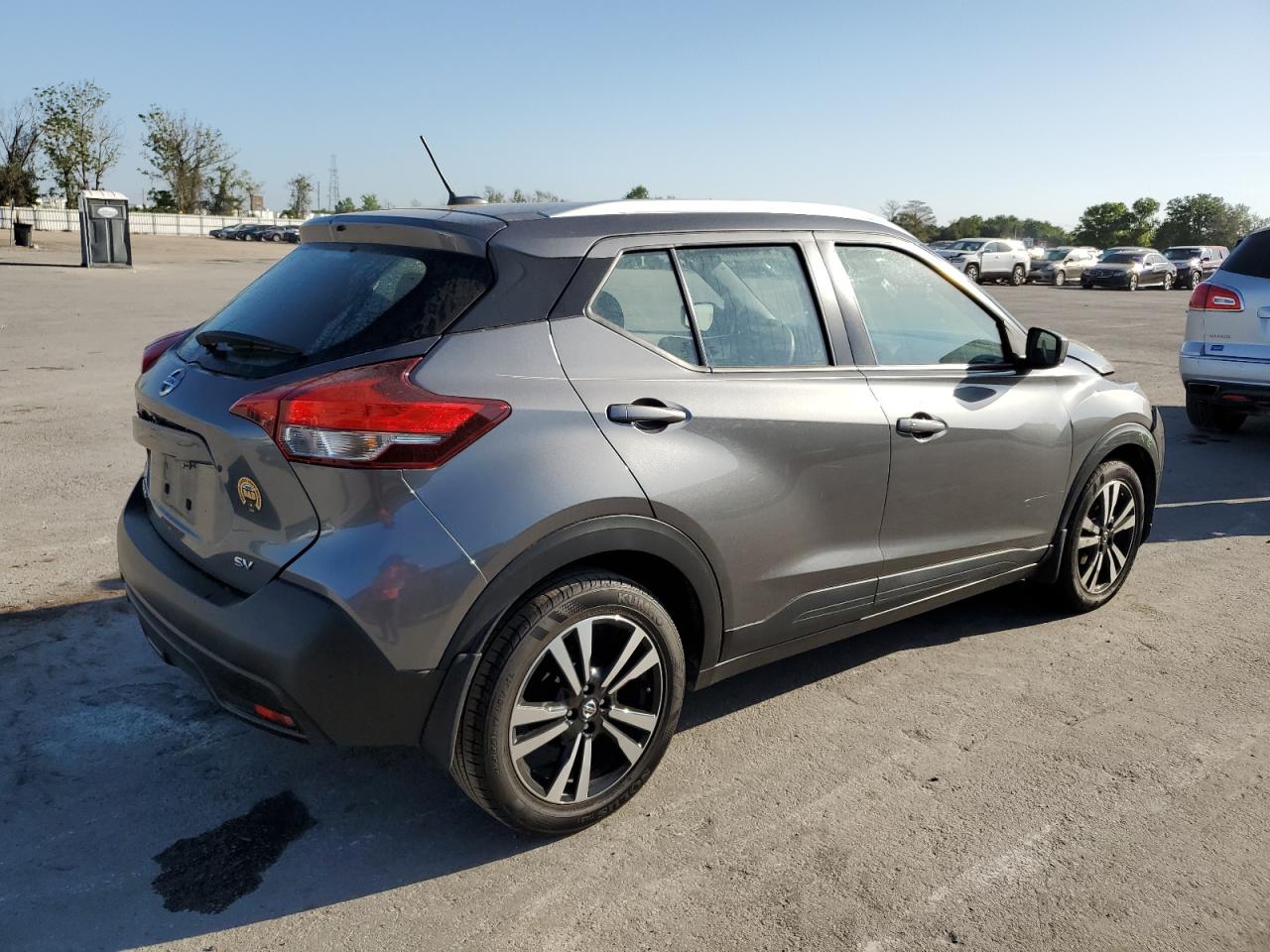 Photo 2 VIN: 3N1CP5CU4JL545498 - NISSAN KICKS 