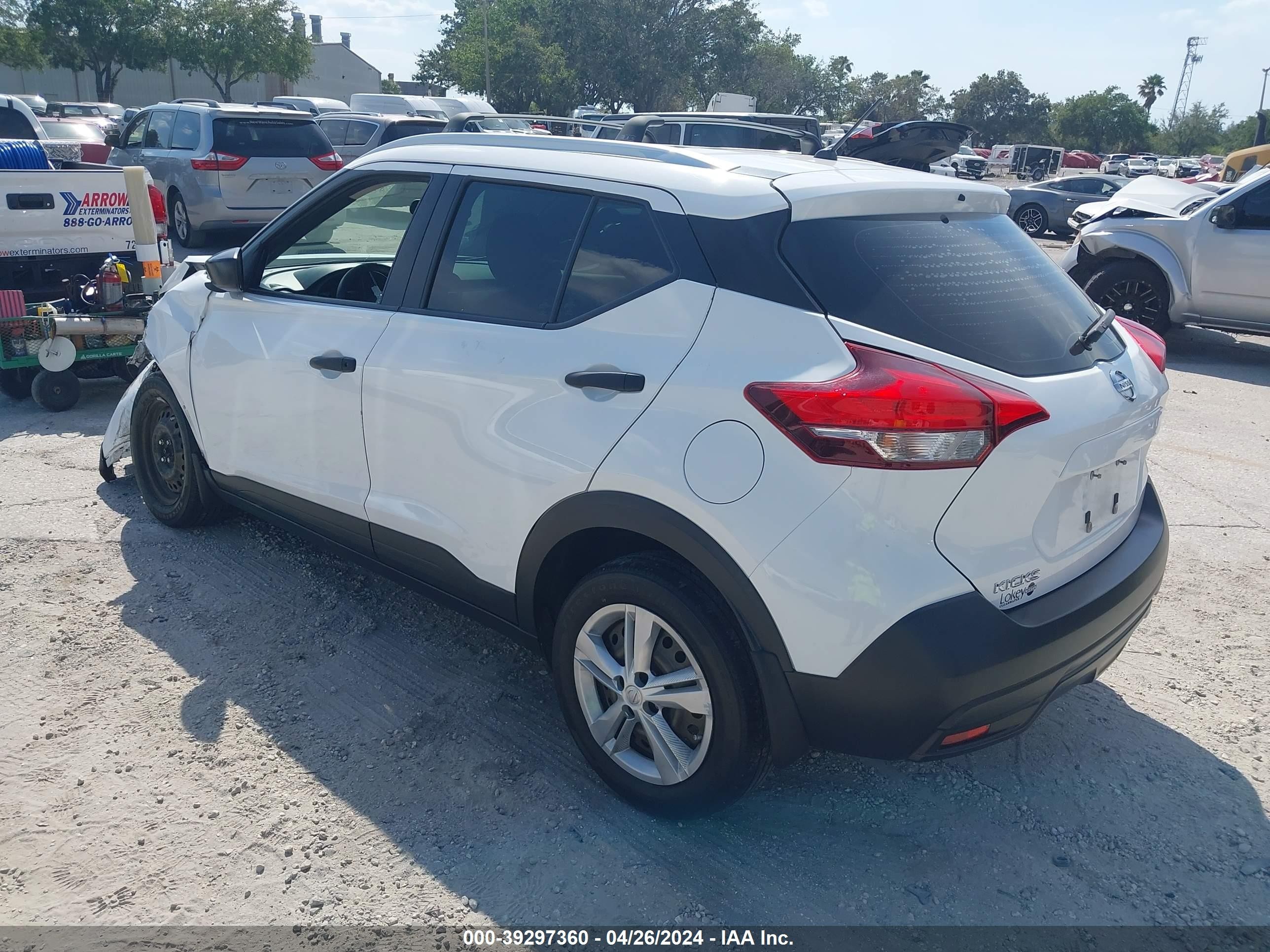 Photo 2 VIN: 3N1CP5CU4KL505973 - NISSAN KICKS 