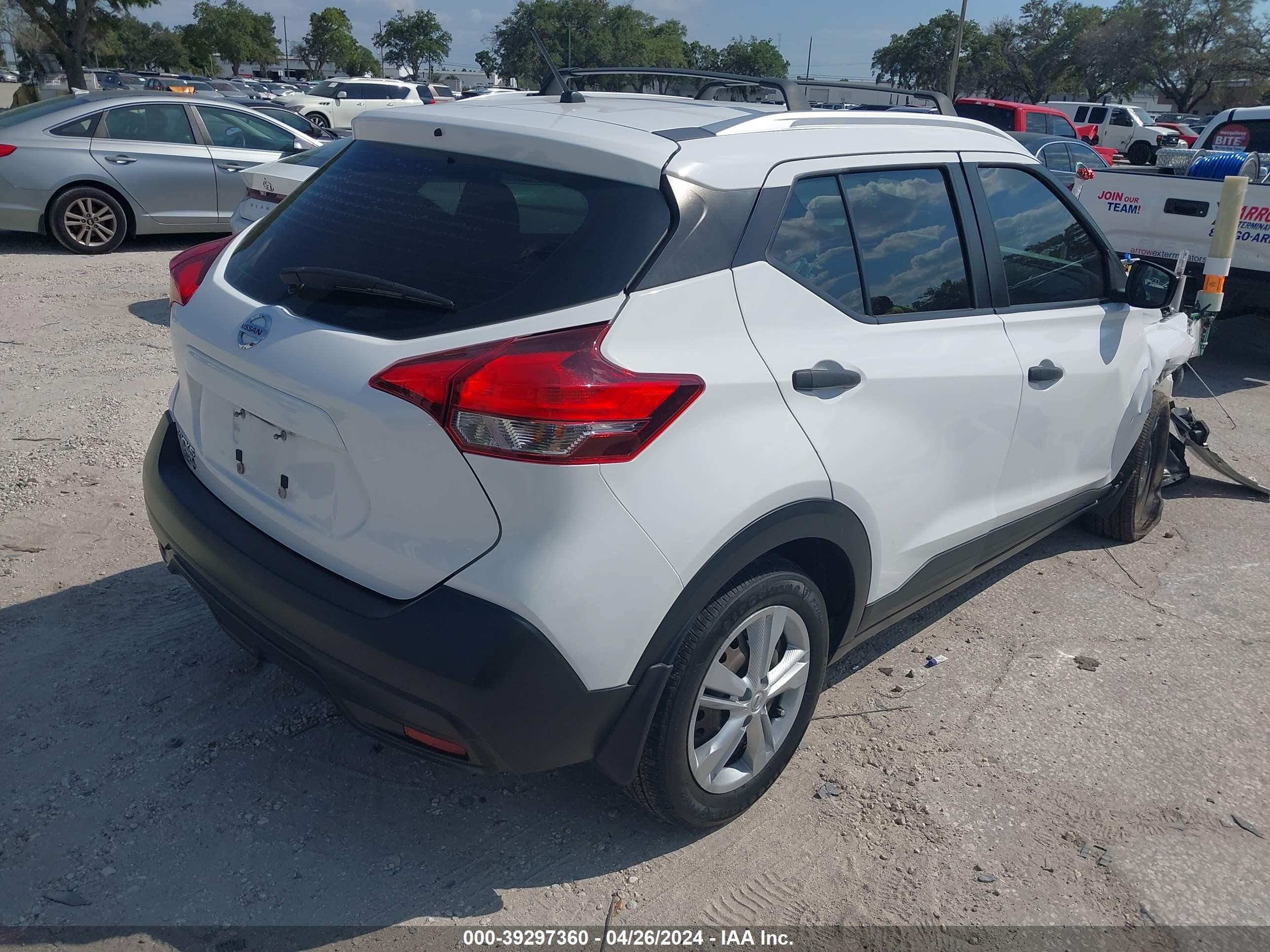 Photo 3 VIN: 3N1CP5CU4KL505973 - NISSAN KICKS 