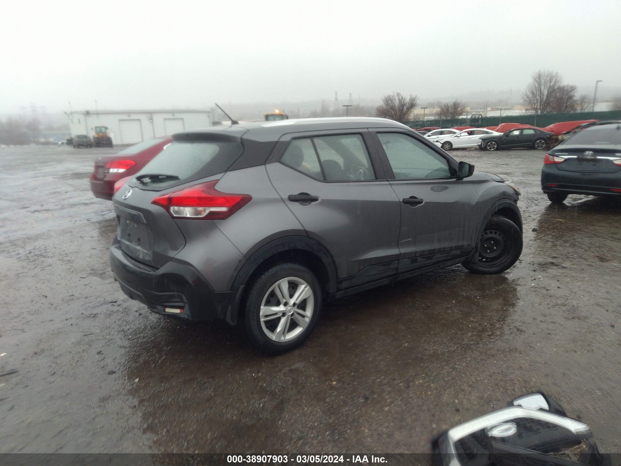 Photo 3 VIN: 3N1CP5CU4KL543686 - NISSAN KICKS 