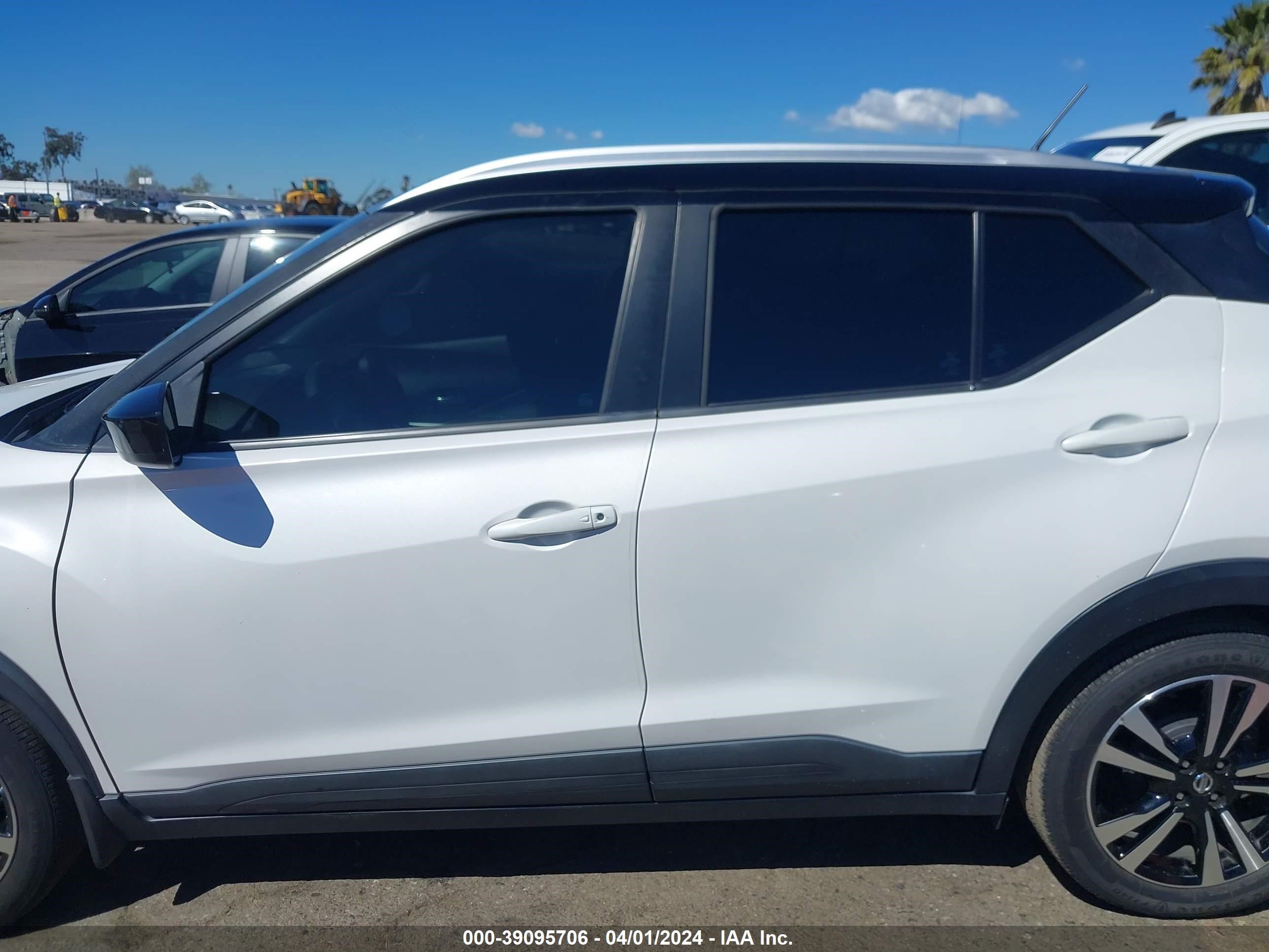 Photo 13 VIN: 3N1CP5CU4KL565204 - NISSAN KICKS 