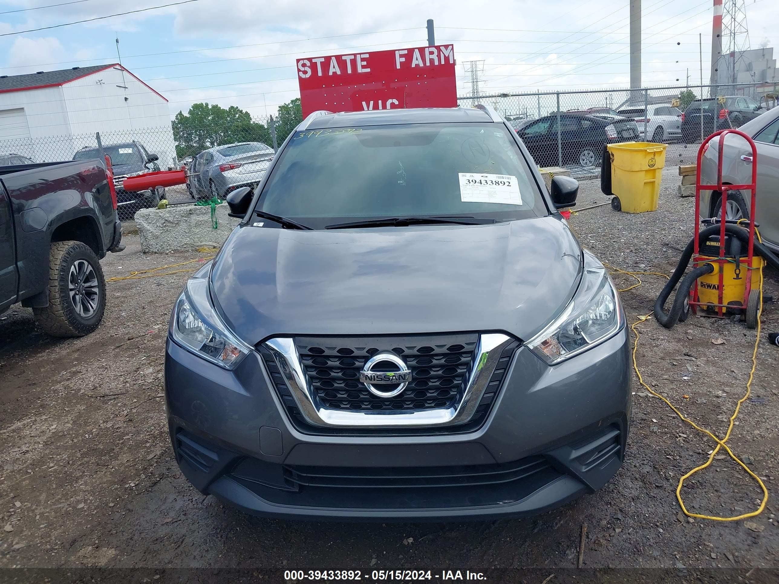 Photo 11 VIN: 3N1CP5CU5JL513210 - NISSAN KICKS 