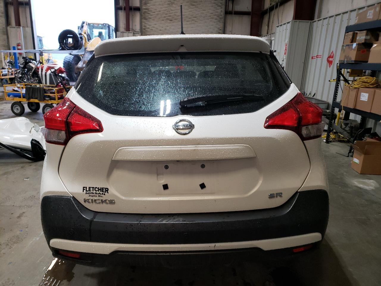 Photo 5 VIN: 3N1CP5CU5JL517600 - NISSAN KICKS 