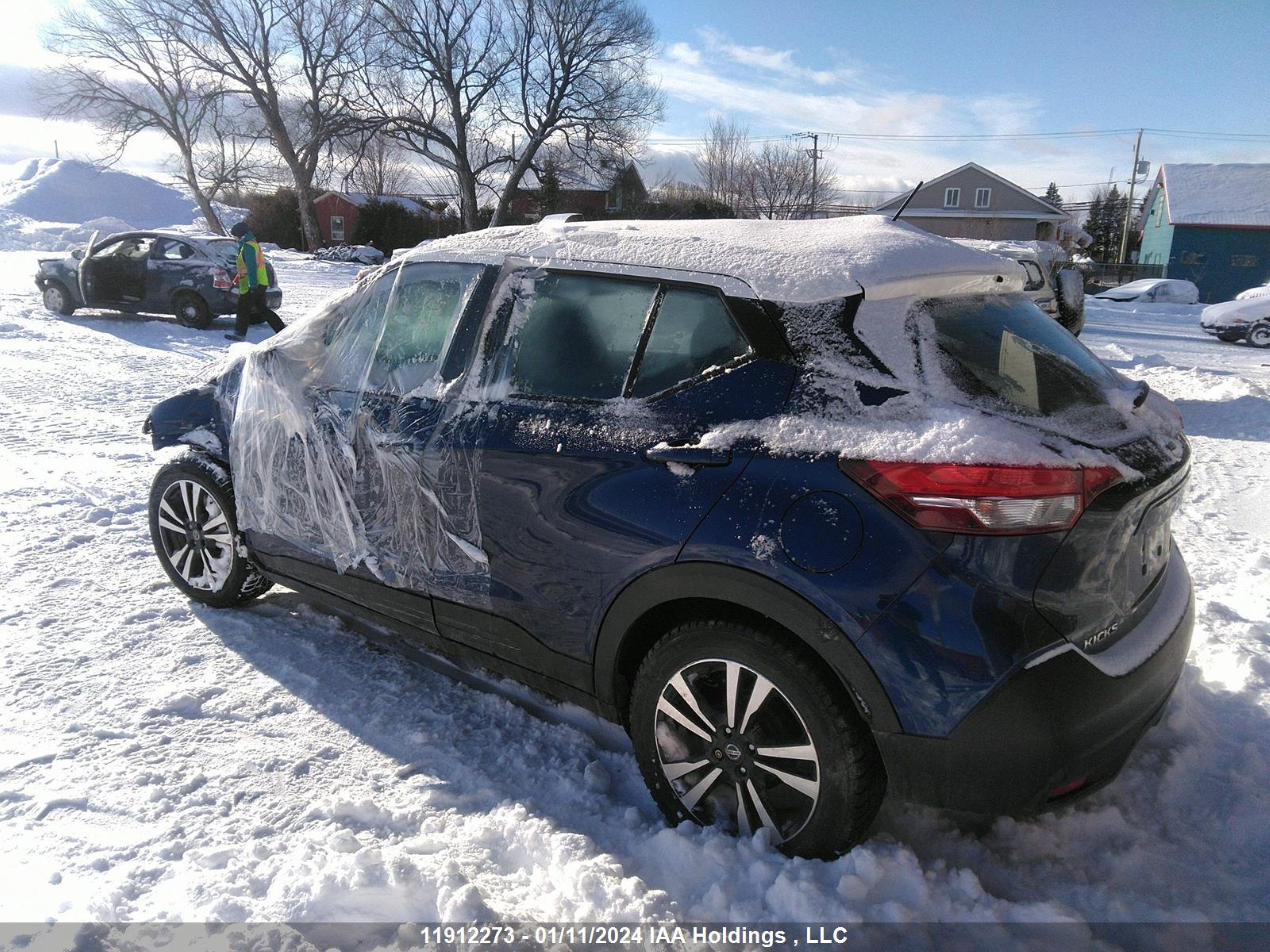 Photo 2 VIN: 3N1CP5CU5JL519069 - NISSAN KICKS 