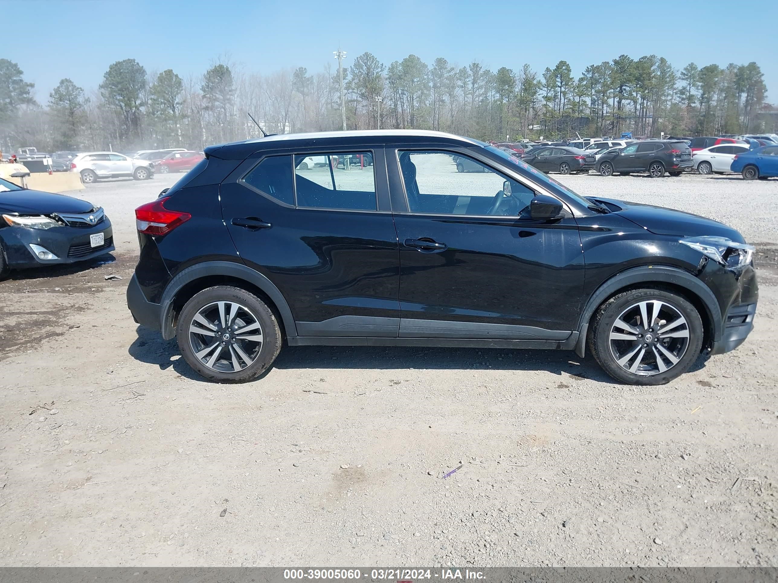 Photo 12 VIN: 3N1CP5CU5JL521890 - NISSAN KICKS 