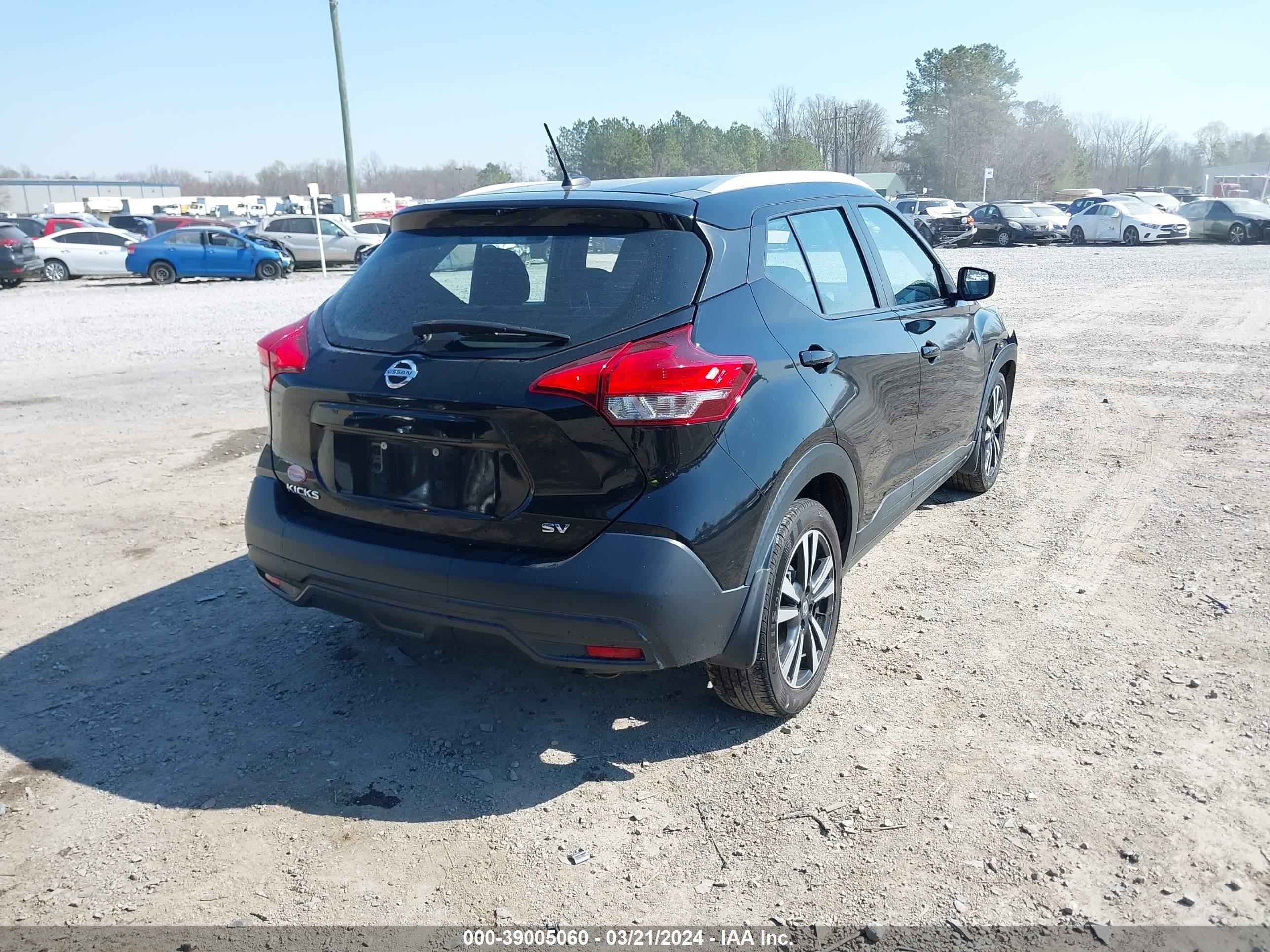 Photo 3 VIN: 3N1CP5CU5JL521890 - NISSAN KICKS 