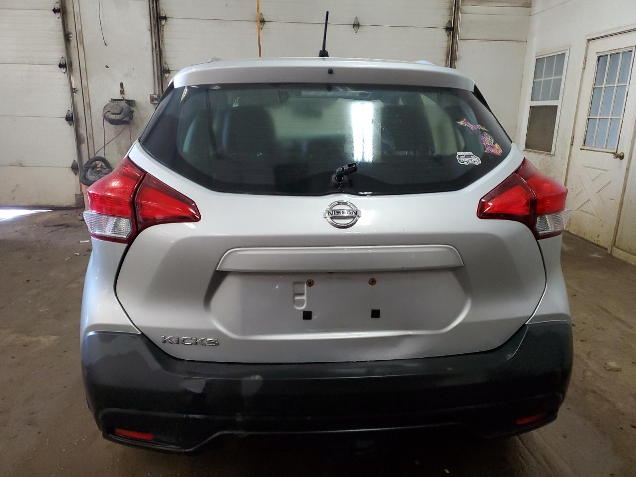 Photo 5 VIN: 3N1CP5CU5JL525339 - NISSAN KICKS 