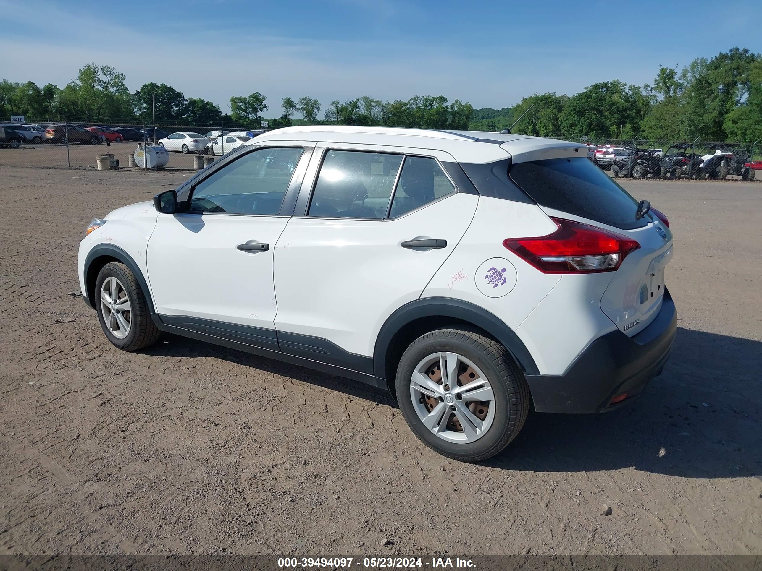 Photo 2 VIN: 3N1CP5CU5JL527303 - NISSAN KICKS 