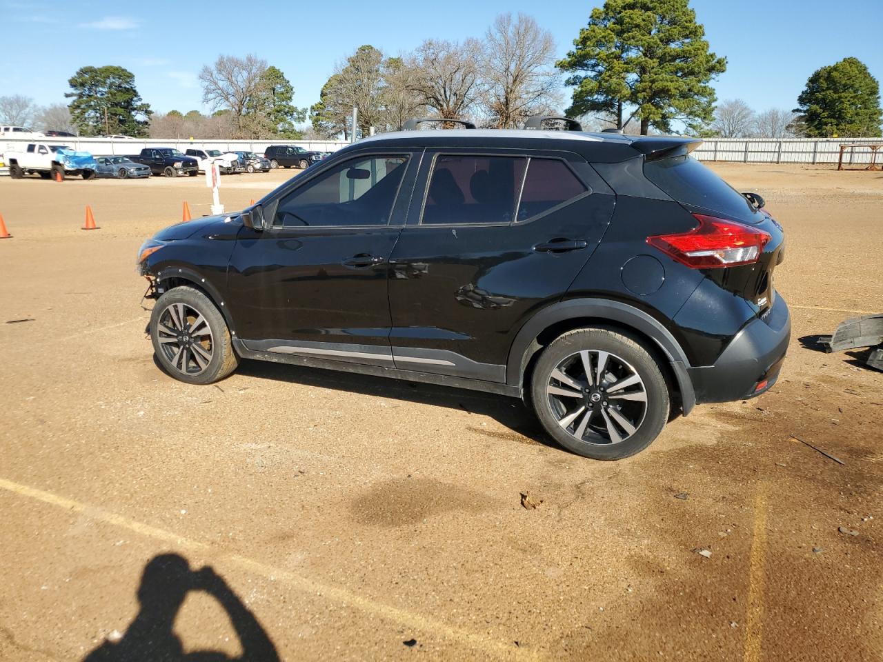 Photo 1 VIN: 3N1CP5CU5JL536633 - NISSAN KICKS 