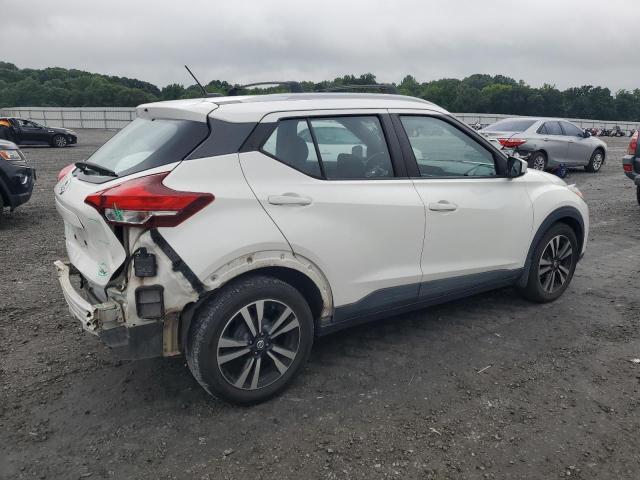 Photo 2 VIN: 3N1CP5CU5JL536793 - NISSAN KICKS S 