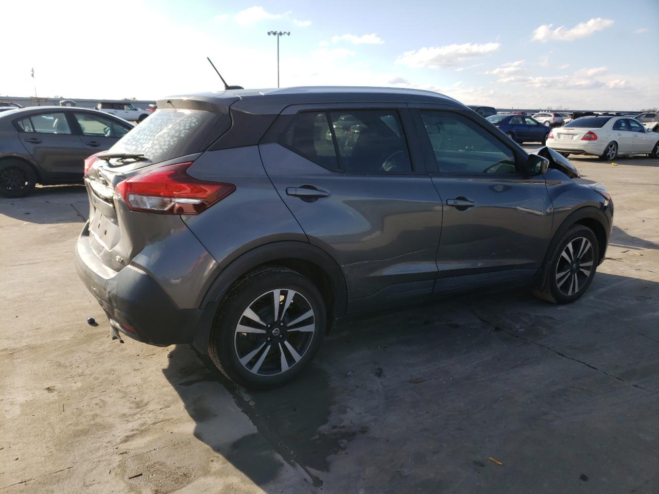 Photo 2 VIN: 3N1CP5CU5KL481828 - NISSAN KICKS 