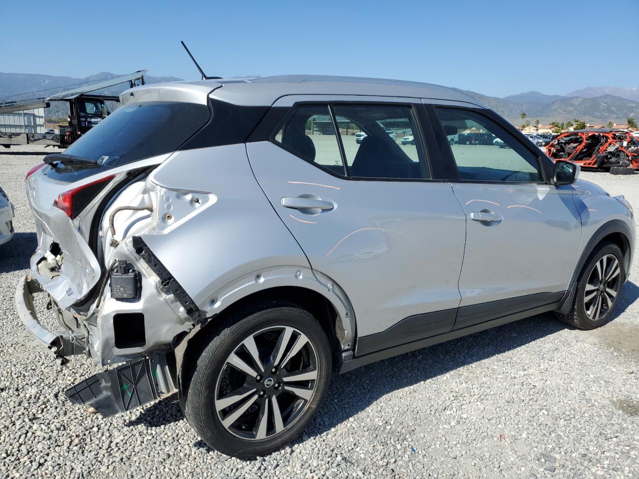 Photo 2 VIN: 3N1CP5CU5KL542479 - NISSAN KICKS 