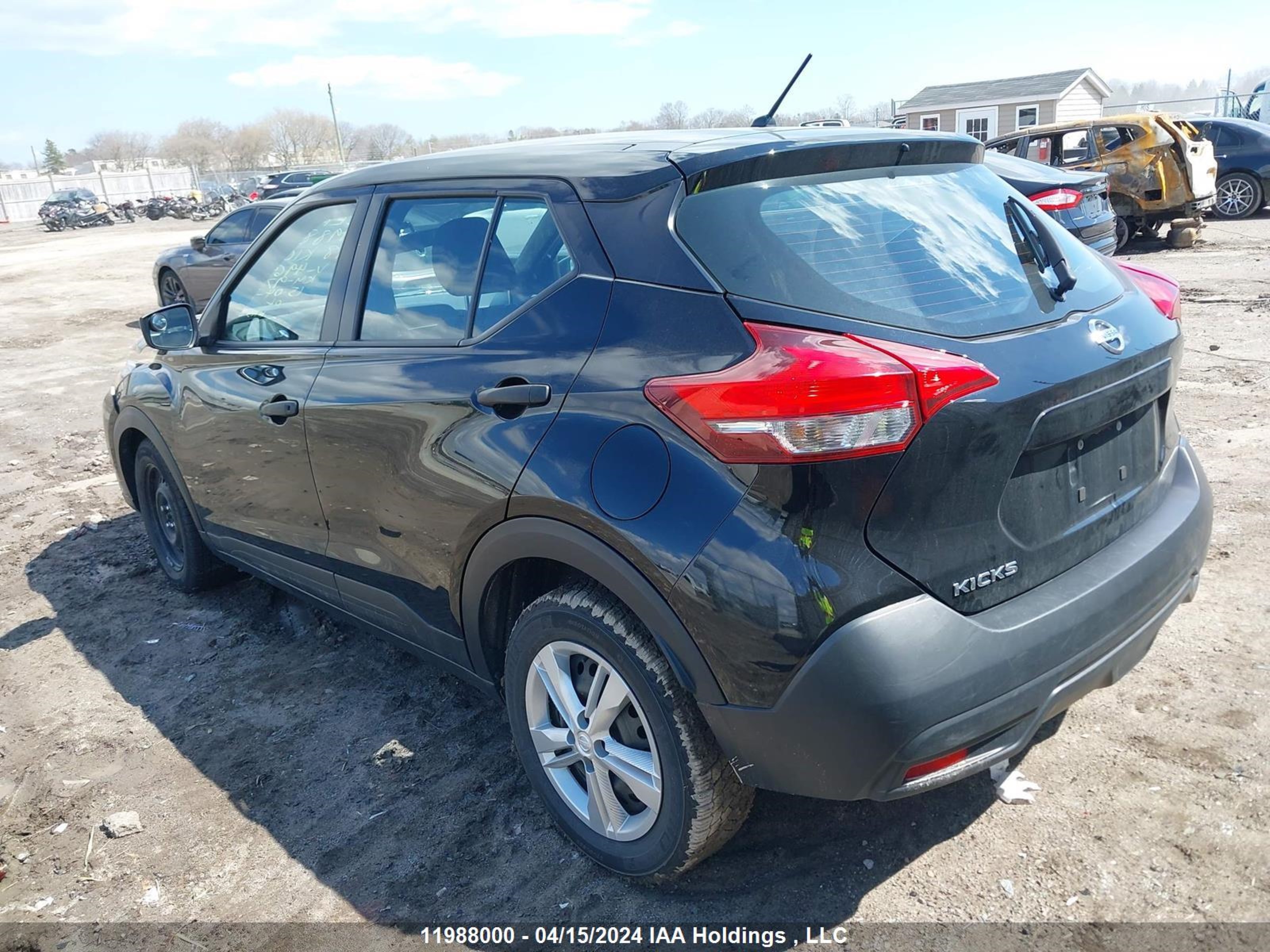 Photo 2 VIN: 3N1CP5CU6JL496949 - NISSAN KICKS 