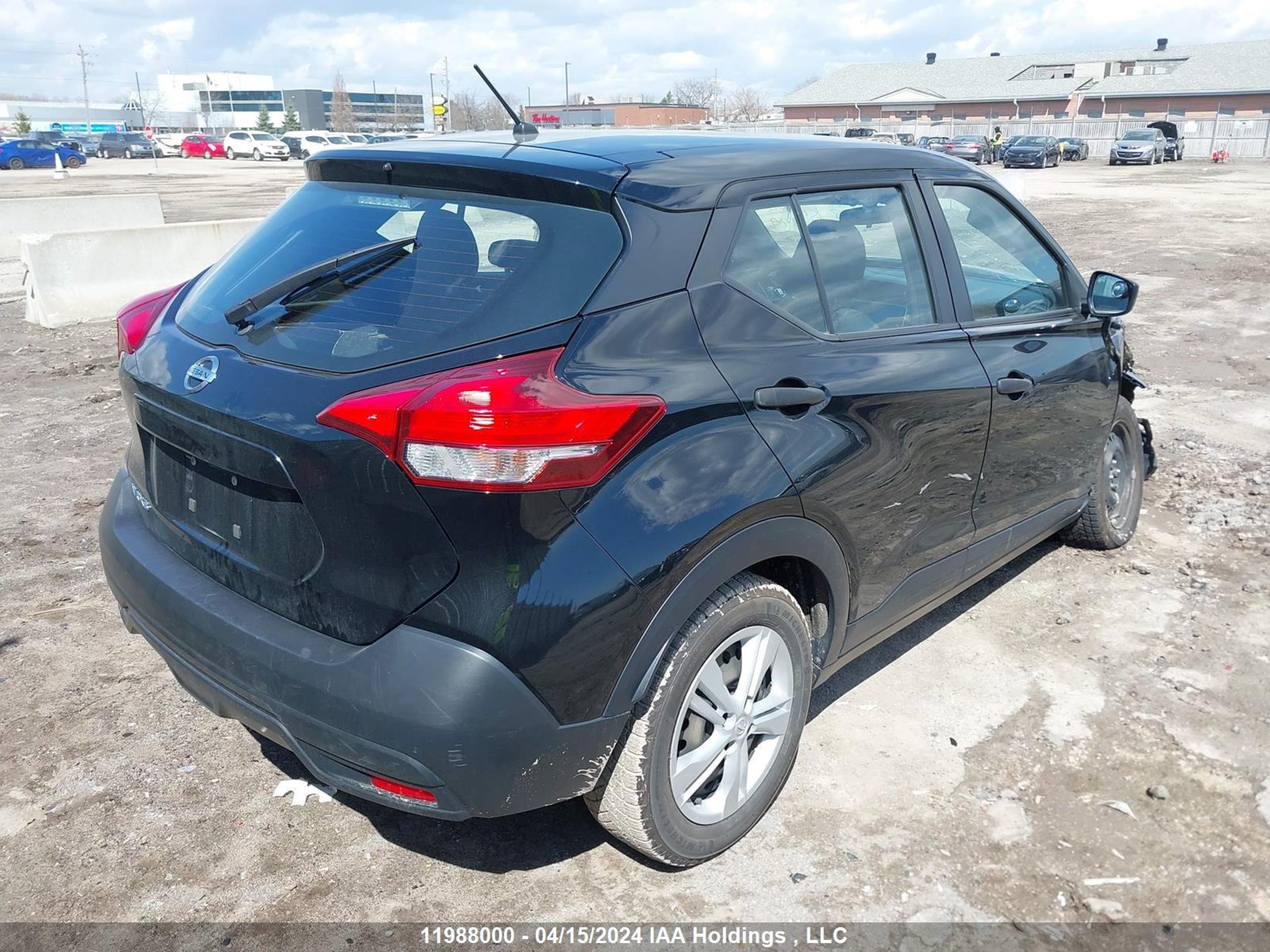 Photo 3 VIN: 3N1CP5CU6JL496949 - NISSAN KICKS 