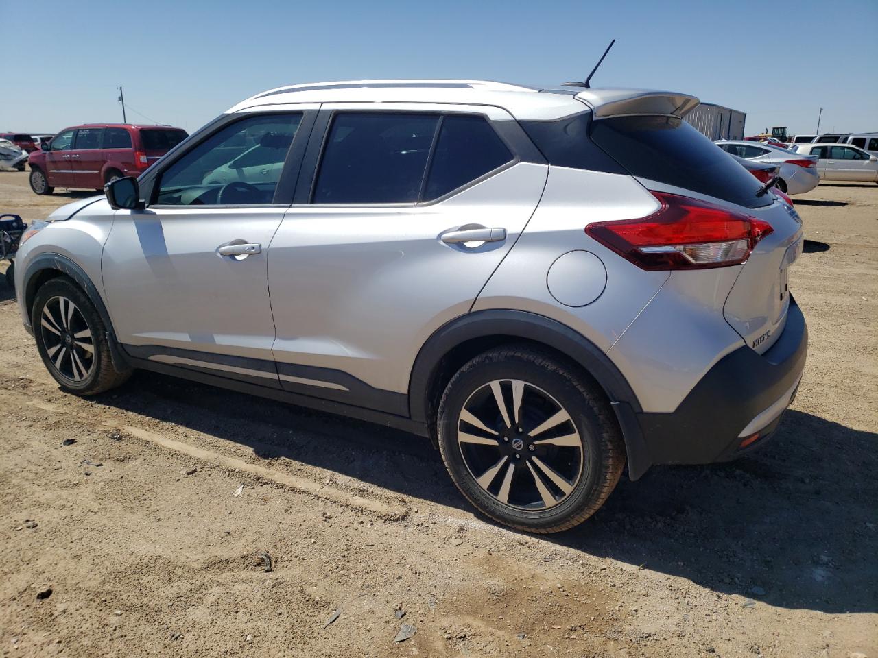 Photo 1 VIN: 3N1CP5CU6JL498216 - NISSAN KICKS 