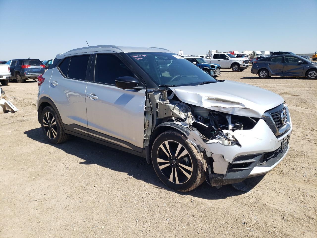 Photo 3 VIN: 3N1CP5CU6JL498216 - NISSAN KICKS 