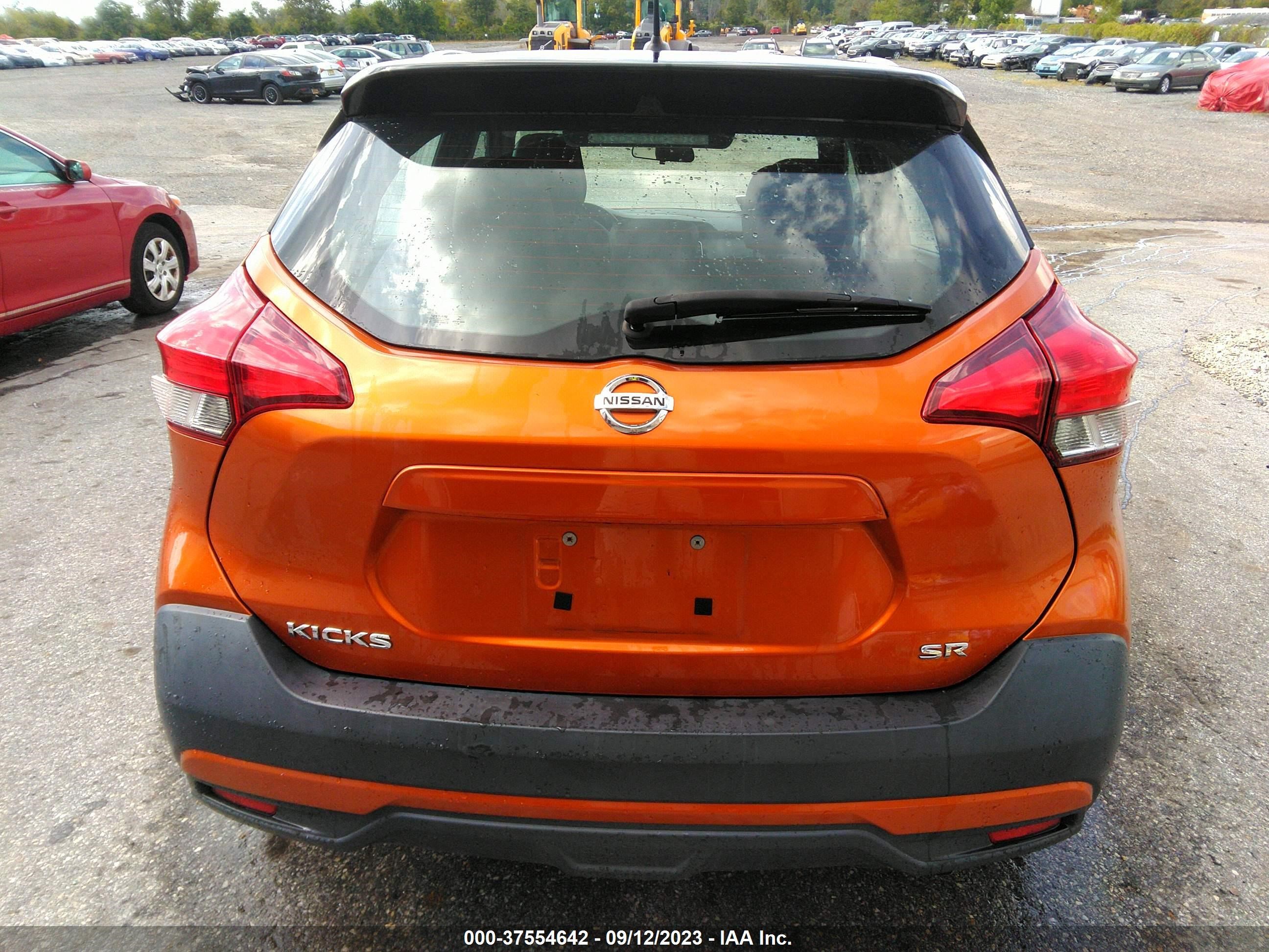 Photo 14 VIN: 3N1CP5CU6JL518299 - NISSAN KICKS 