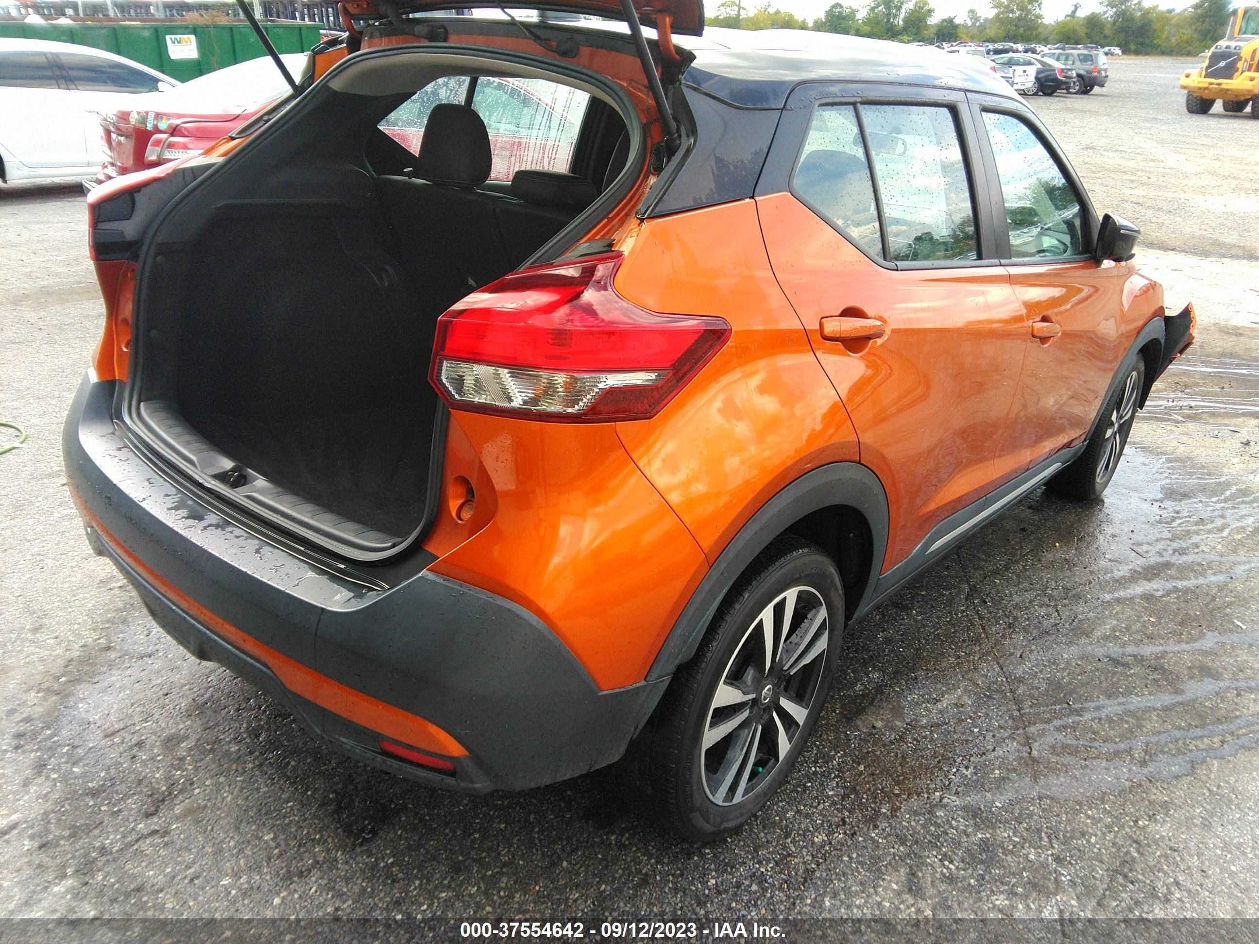 Photo 3 VIN: 3N1CP5CU6JL518299 - NISSAN KICKS 