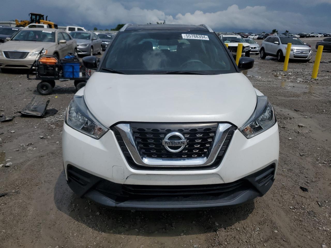 Photo 4 VIN: 3N1CP5CU6JL544949 - NISSAN KICKS 