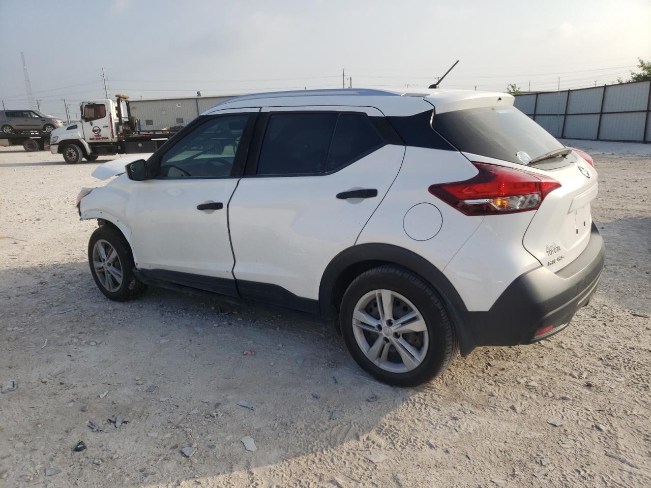 Photo 1 VIN: 3N1CP5CU6JL545261 - NISSAN KICKS 