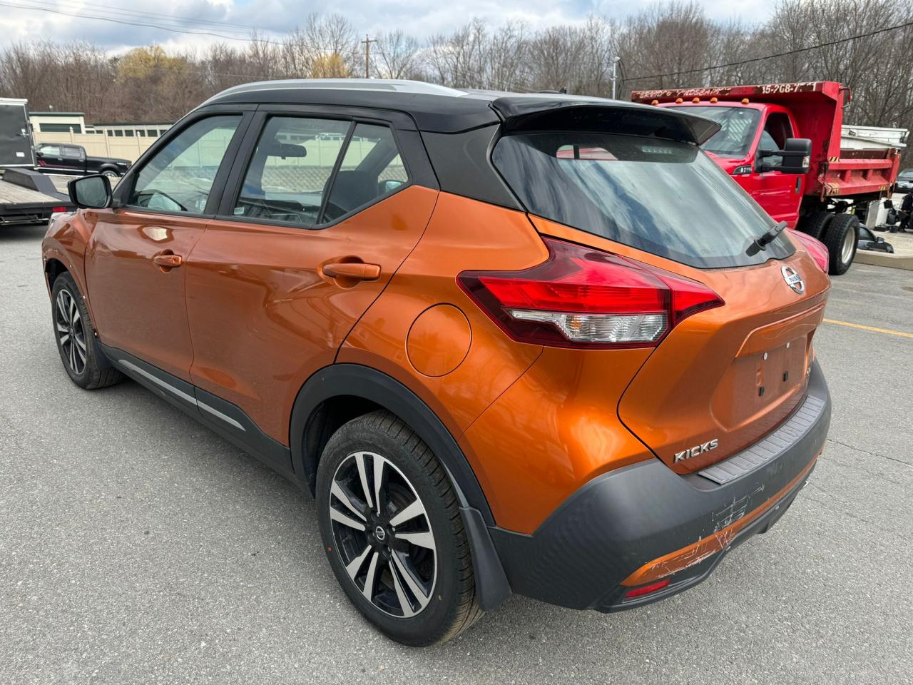 Photo 1 VIN: 3N1CP5CU6KL561185 - NISSAN KICKS 