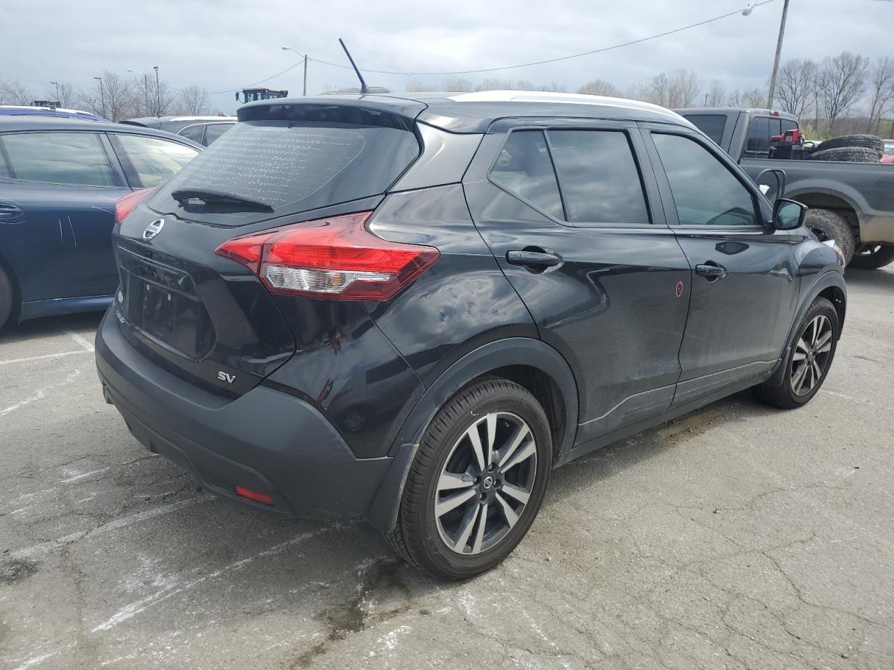 Photo 2 VIN: 3N1CP5CU6KL564474 - NISSAN KICKS 