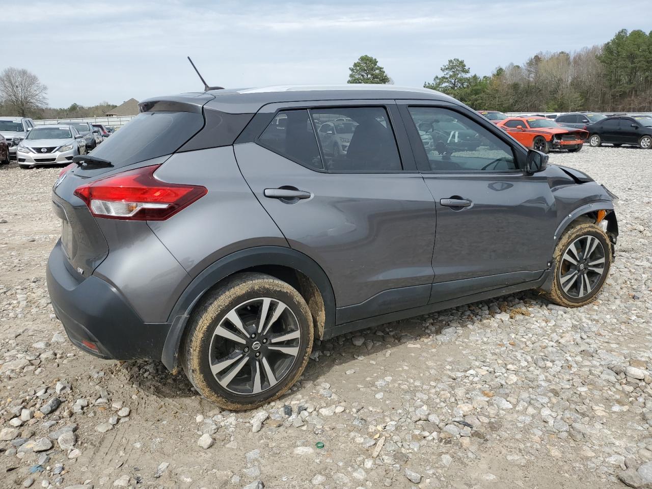 Photo 2 VIN: 3N1CP5CU7JL507344 - NISSAN KICKS 