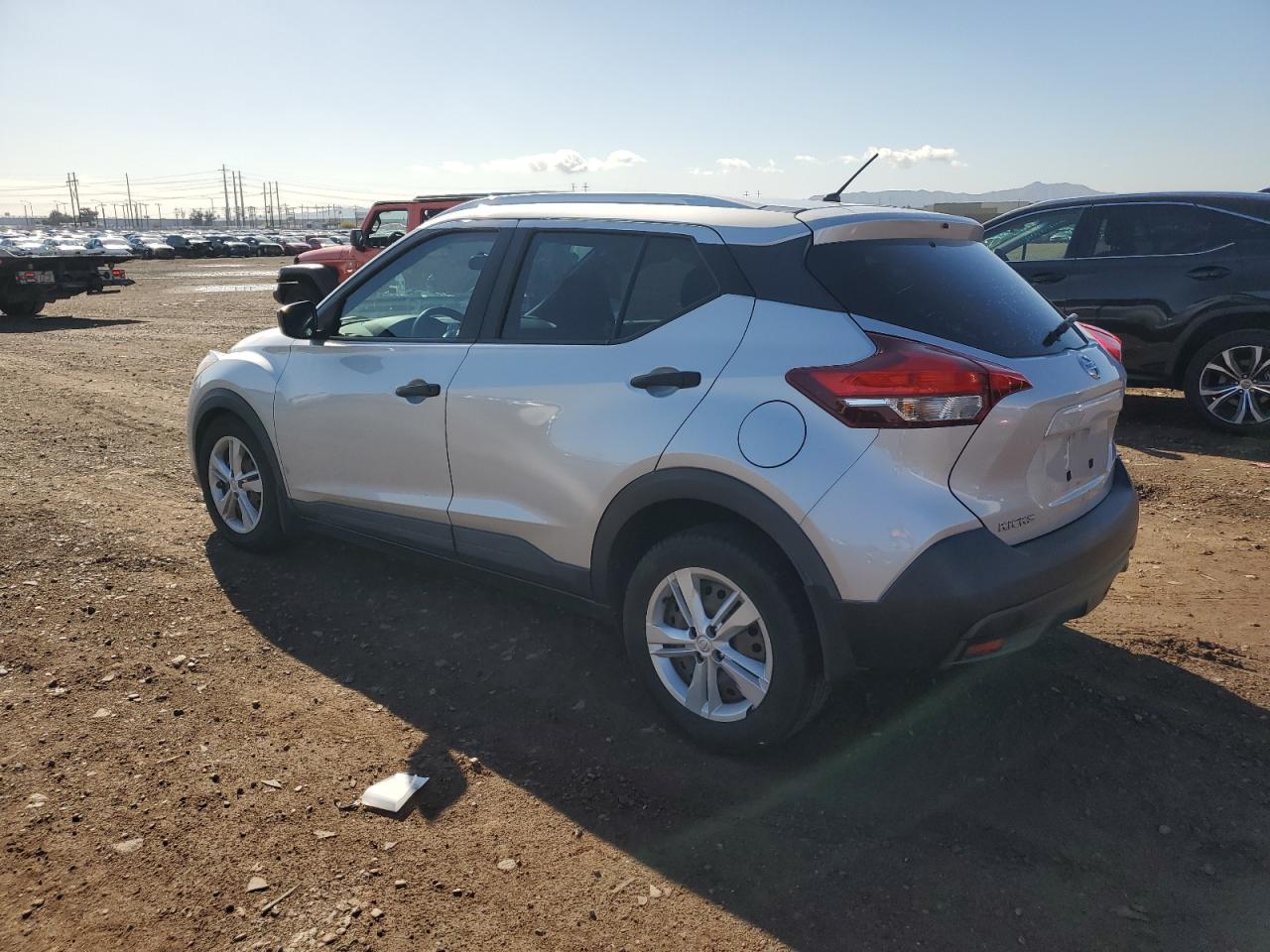 Photo 1 VIN: 3N1CP5CU7JL517047 - NISSAN KICKS 