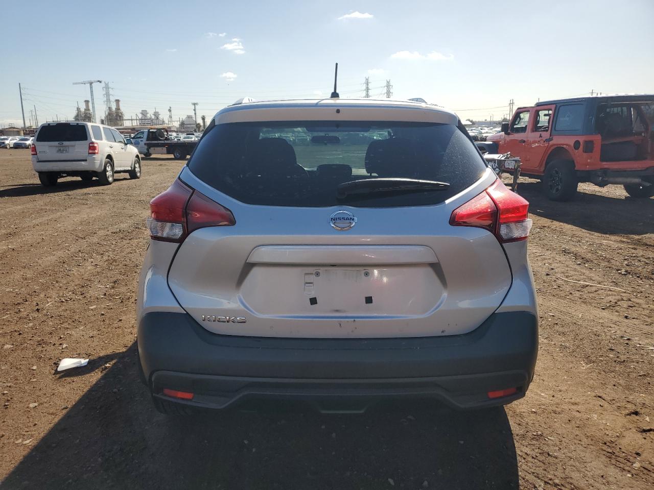 Photo 5 VIN: 3N1CP5CU7JL517047 - NISSAN KICKS 