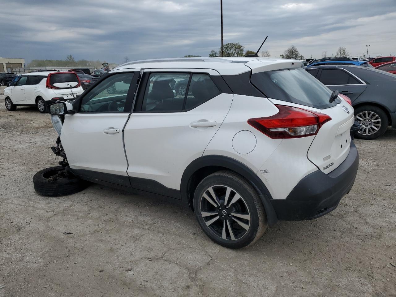 Photo 1 VIN: 3N1CP5CU7JL522720 - NISSAN KICKS 