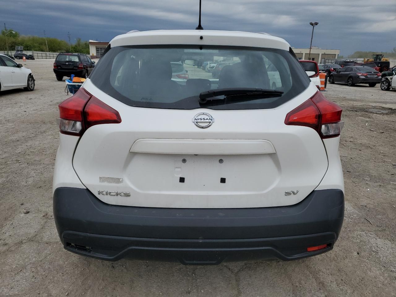 Photo 5 VIN: 3N1CP5CU7JL522720 - NISSAN KICKS 