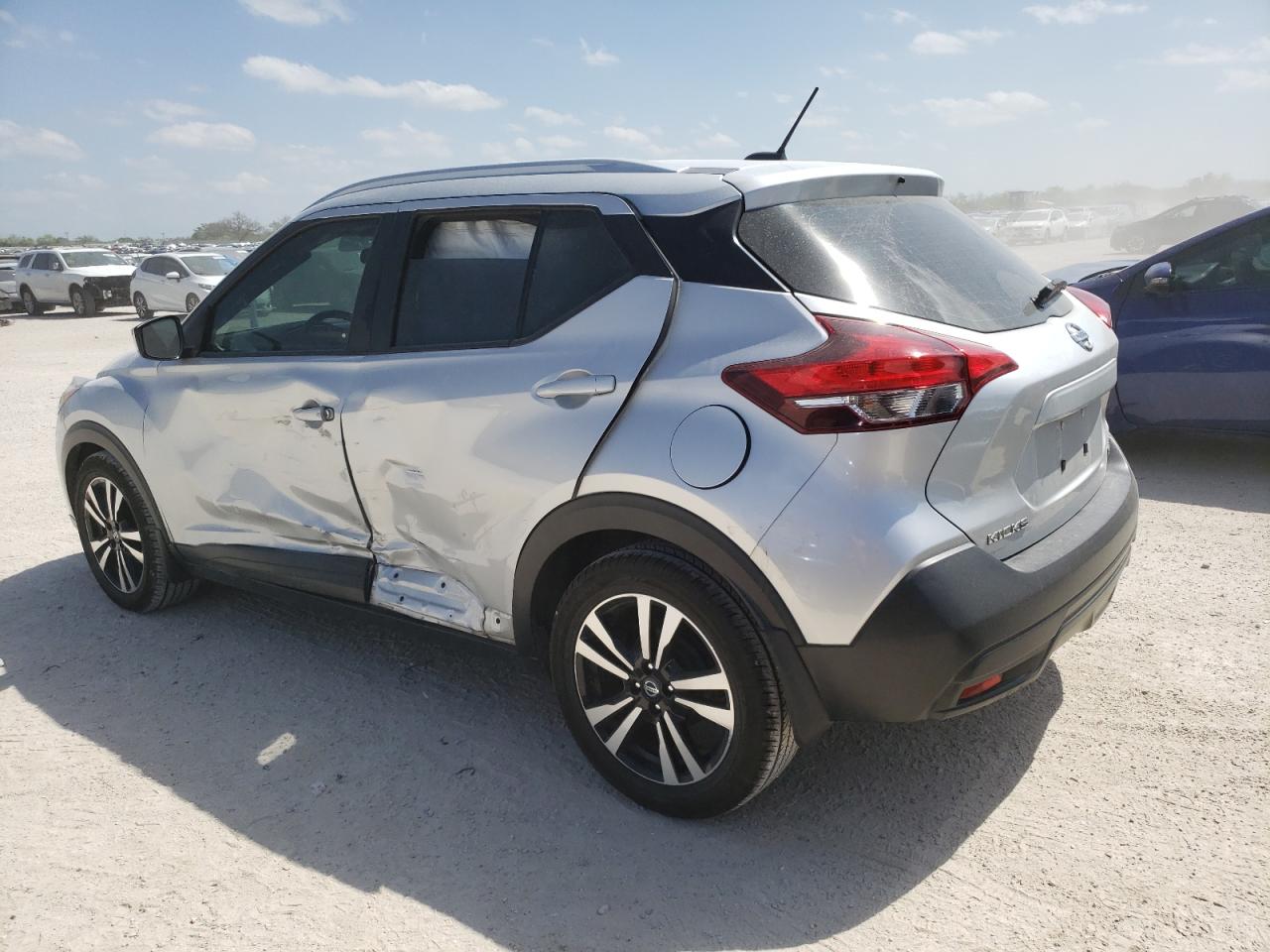 Photo 1 VIN: 3N1CP5CU7JL527156 - NISSAN KICKS 