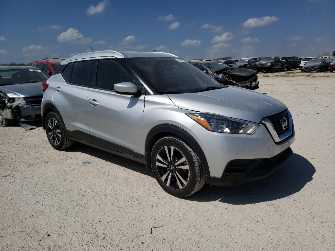 Photo 3 VIN: 3N1CP5CU7JL527156 - NISSAN KICKS 