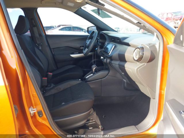 Photo 4 VIN: 3N1CP5CU7JL527707 - NISSAN KICKS 