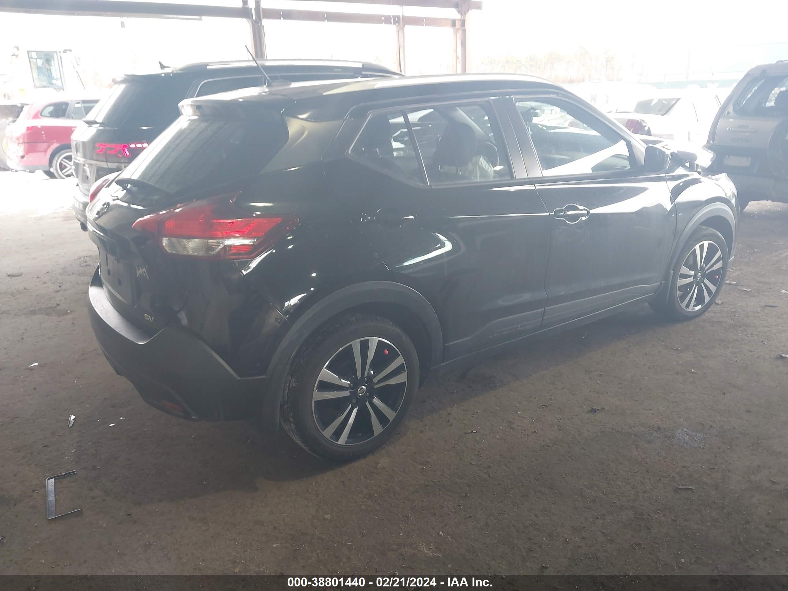 Photo 3 VIN: 3N1CP5CU7JL527934 - NISSAN KICKS 