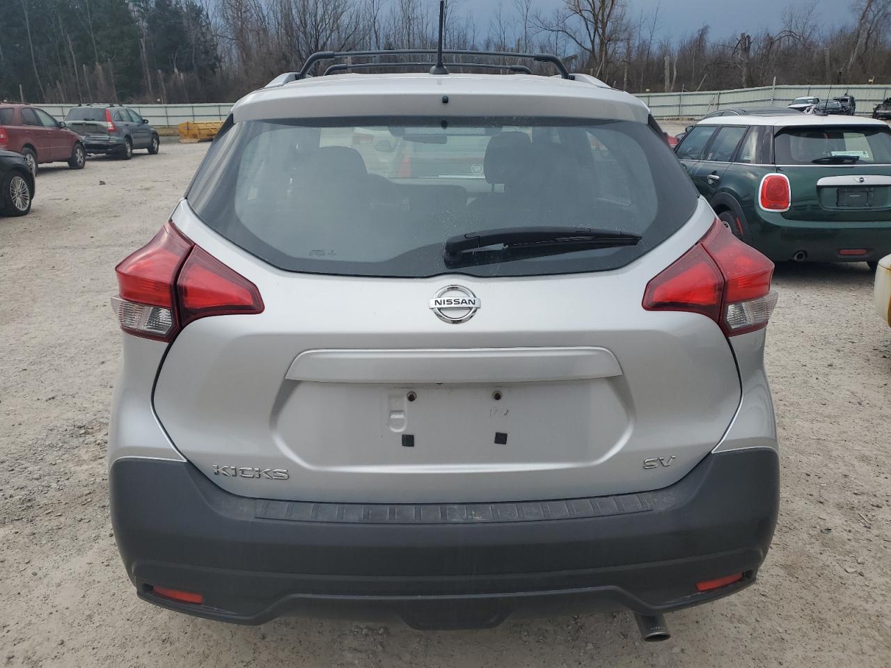 Photo 5 VIN: 3N1CP5CU7JL529683 - NISSAN KICKS 